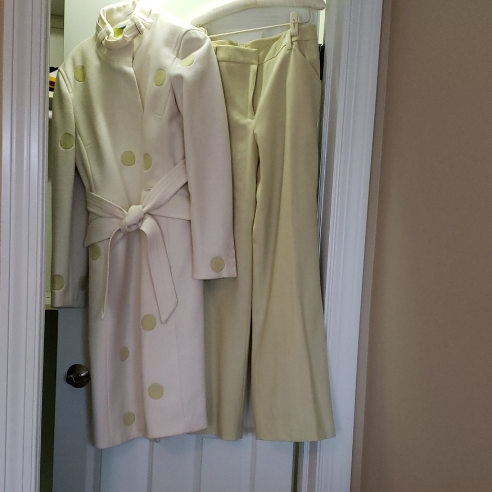 Pant suit. Cream and lime green.